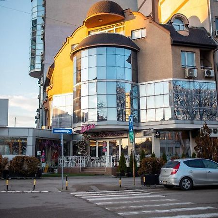 Garni Hotel Lotos Nis Exterior photo