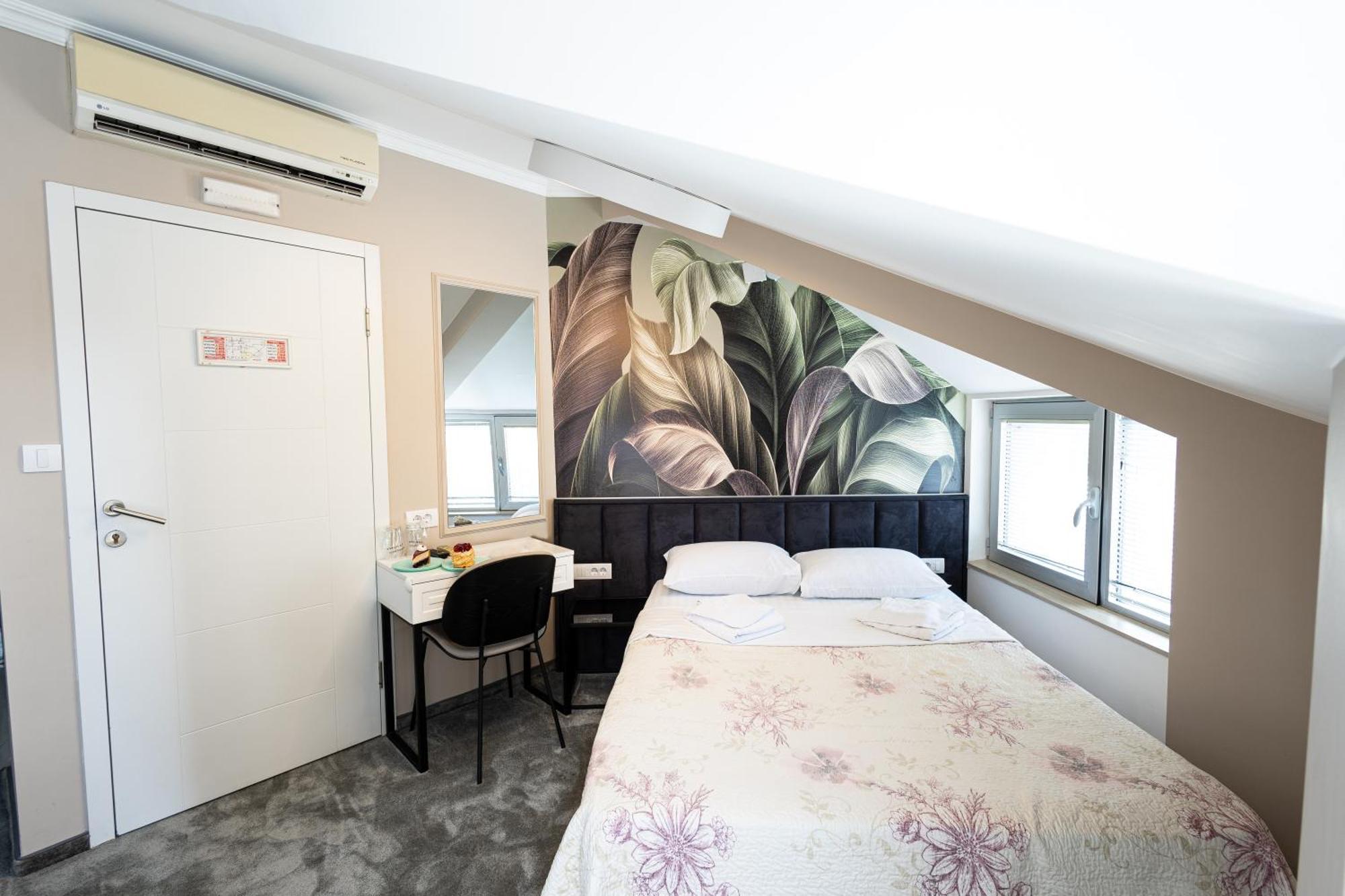 Garni Hotel Lotos Nis Exterior photo