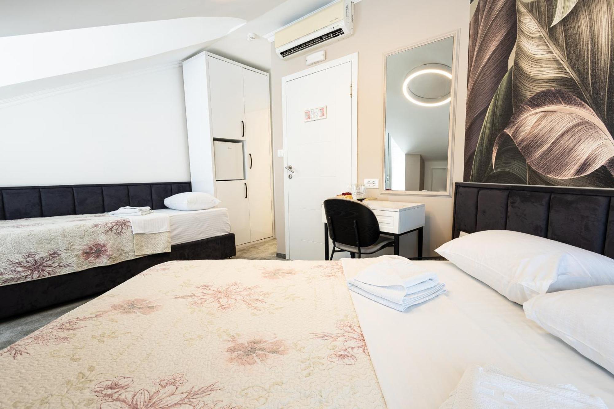 Garni Hotel Lotos Nis Exterior photo