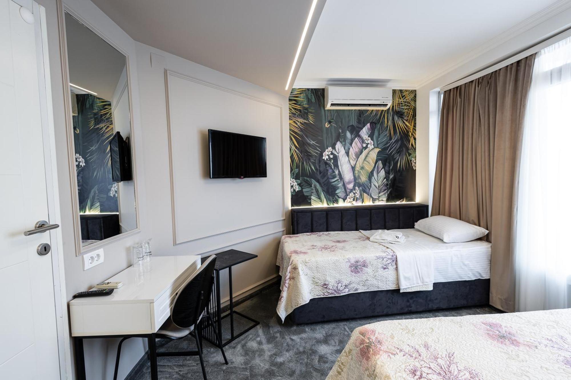 Garni Hotel Lotos Nis Exterior photo