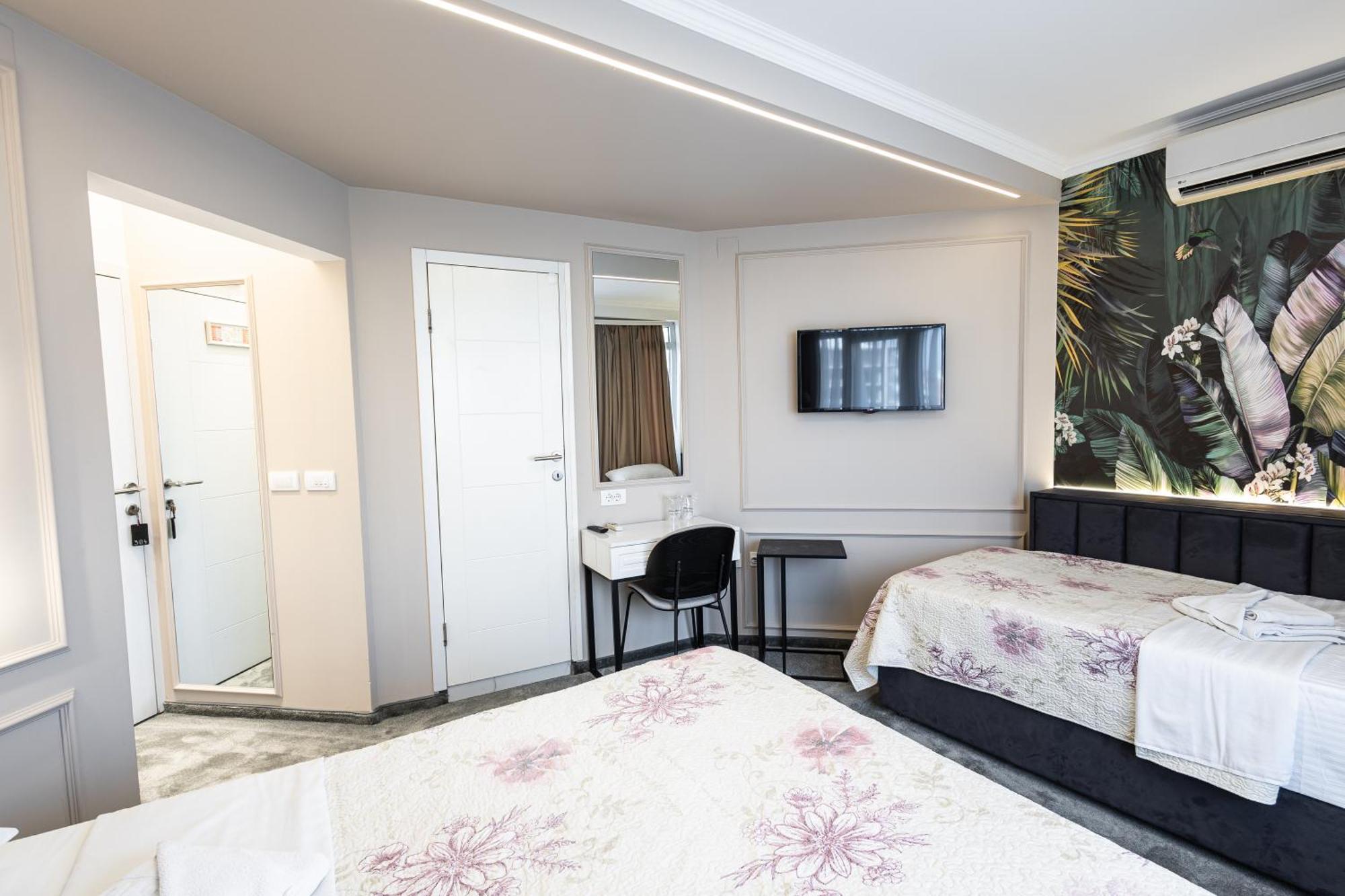 Garni Hotel Lotos Nis Exterior photo